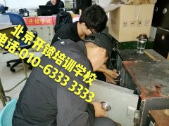 操姑娘肥逼精品视频"